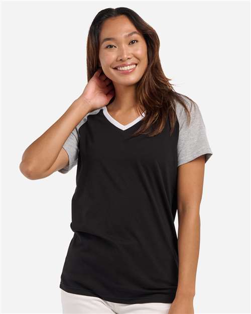 Women's Colorblocked V-Neck T-Shirt Image 2